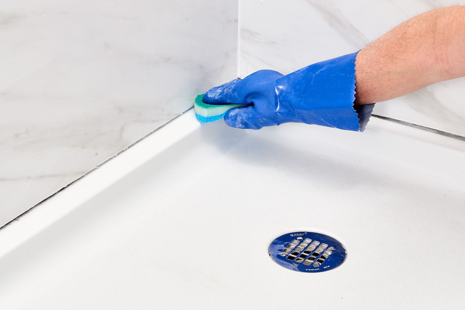 Recaulk: Essential Tips for Homeowners